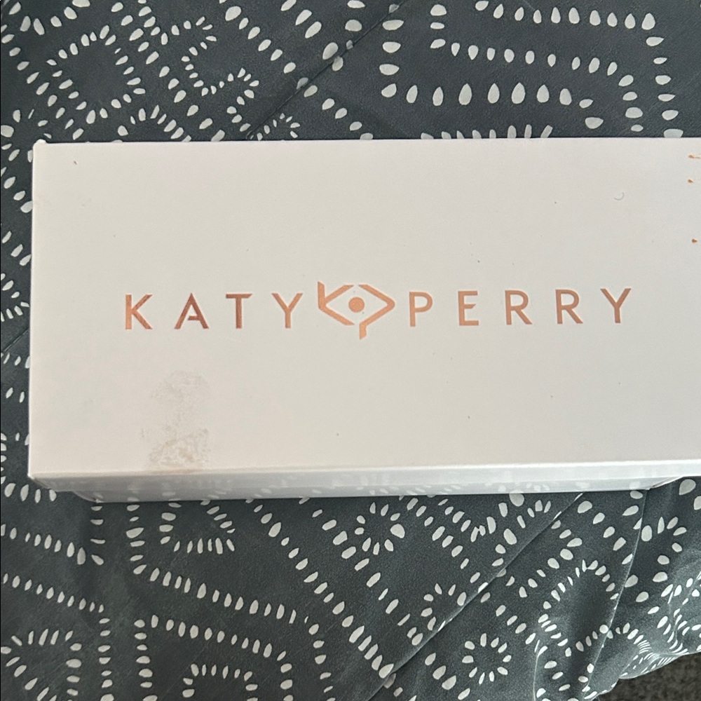 Katy Perry White sandals with black bow